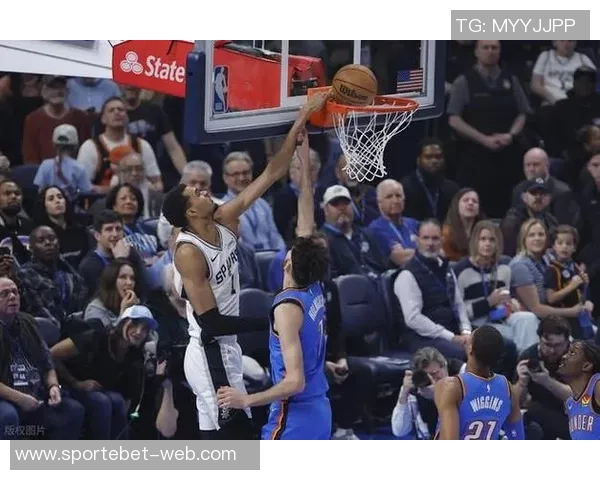 媒体人感慨本场比赛如去年字母击败雷霆文班与他同为历史级怪物